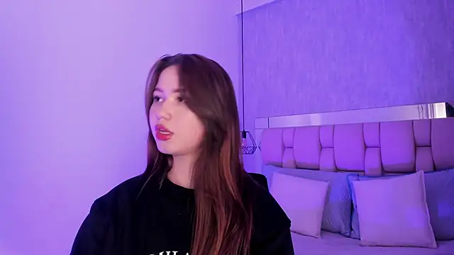 Roxie-Summers11 online show from February 14, 7:33 pm