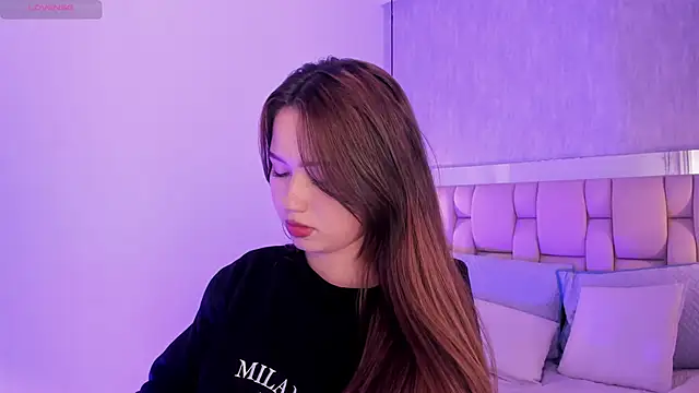 Roxie-Summers11 online show from February 15, 1:53 am