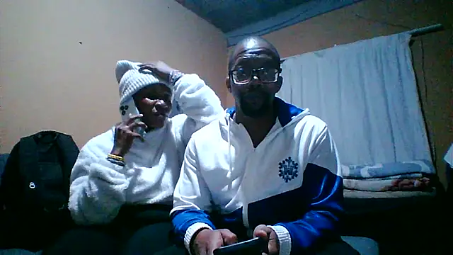 Snapshot of Sgeme325is chatting on April 24, 7:05 pm Sgeme325is online show from April 24, 7:05 pm