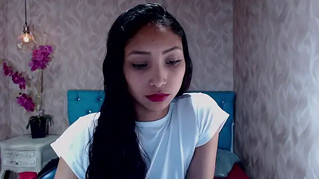 Snapshot of MadelineDoll chatting on February 25, 4:25 pm MadelineDoll online show from February 25, 4:25 pm