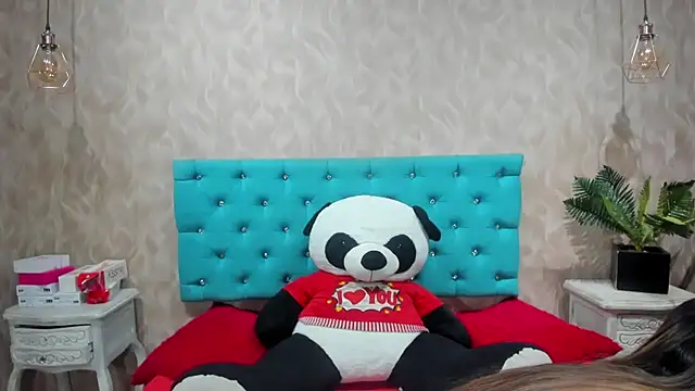 MadelineDoll online show from November 23, 1:43 pm