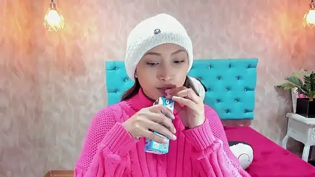 MadelineDoll online show from March 30, 2:18 pm