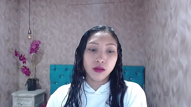 Snapshot of MadelineDoll chatting on March 13, 1:29 pm MadelineDoll online show from March 13, 1:29 pm