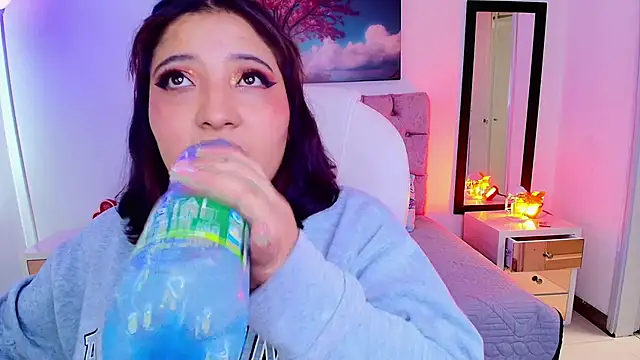 Snapshot of Emma_monserrat chatting on September 17, 7:38 pm Emma monserrat online show from September 17, 7:38 pm