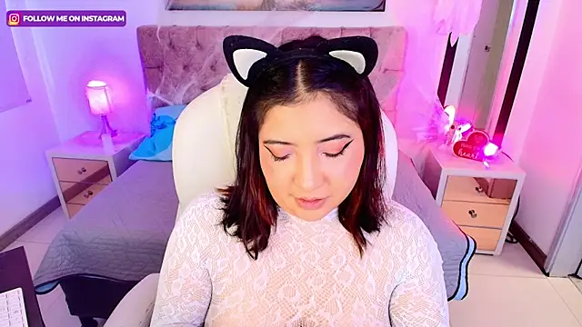 Snapshot of Emma_monserrat chatting on October 24, 7:13 pm Emma monserrat online show from October 24, 7:13 pm