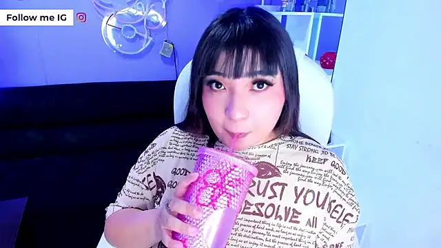 Emma monserrat online show from April 18, 11:34 am