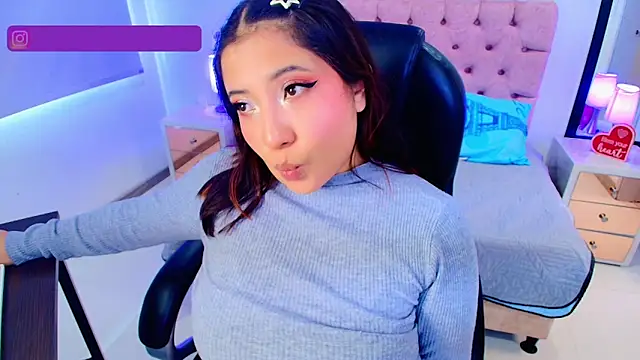 Emma monserrat online show from January 7, 7:41 pm