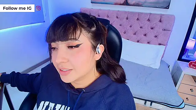 Emma monserrat online show from March 4, 7:43 pm