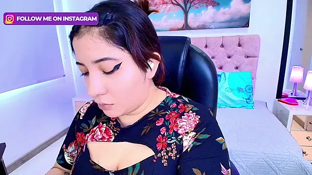 Snapshot of Emma_monserrat chatting on December 2, 7:37 pm Emma monserrat online show from December 2, 7:37 pm