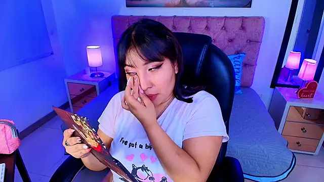 Snapshot of Emma_monserrat chatting on November 21, 8:30 pm Emma monserrat online show from November 21, 8:30 pm