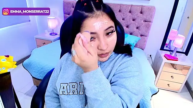 Snapshot of Emma_monserrat chatting on December 5, 4:49 pm Emma monserrat online show from December 5, 4:49 pm