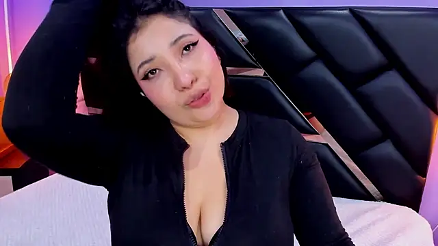 Snapshot of Emma_monserrat chatting on July 2, 11:38 am Emma monserrat online show from July 2, 11:38 am