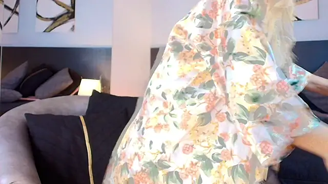 Kelly Mature  online show from January 9, 6:59 pm