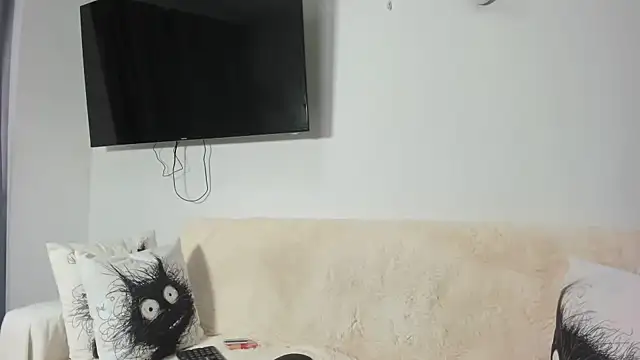 Emma Jnes online show from February 25, 9:48 pm