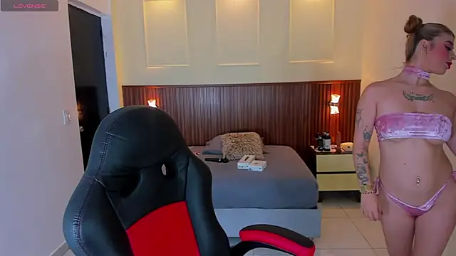 Snapshot of LUCYAMARS1 chatting on November 27, 12:38 pm LUCYAMARS1 online show from November 27, 12:38 pm