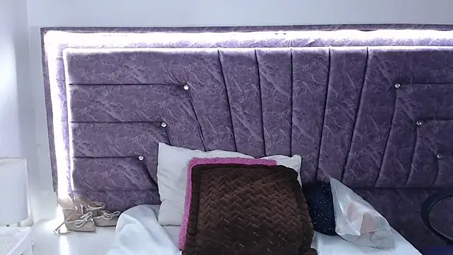 Penelope Fox14 online show from April 18, 1:57 pm