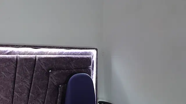 Snapshot of Penelope_Fox14 chatting on November 27, 1:22 pm Penelope Fox14 online show from November 27, 1:22 pm