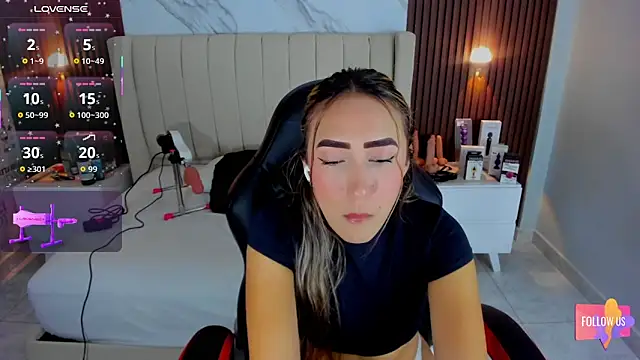 CAMILAGRAY online show from March 13, 12:21 pm