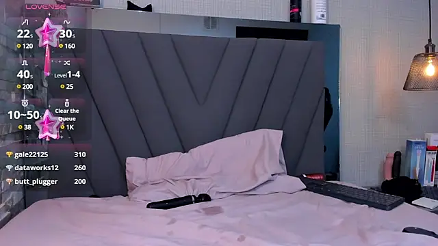 CAMILAGRAY online show from March 20, 3:47 pm