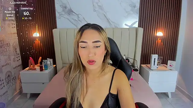 CAMILAGRAY online show from April 28, 12:42 pm