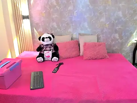 Snapshot of estephany_queen chatting on September 12, 8:30 pm estephany queen online show from September 12, 8:30 pm