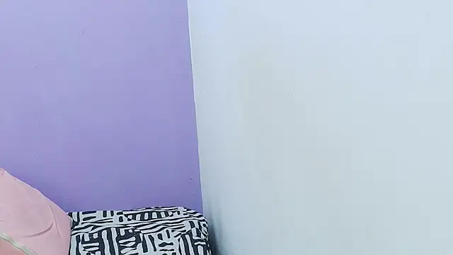 Snapshot of veronica_sinner_ chatting on March 5, 12:00 pm veronica sinner  online show from March 5, 12:00 pm