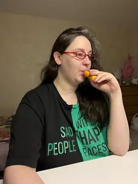 hungry1bunny online show from May 8, 4:44 pm