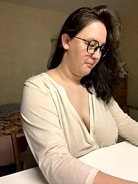 Snapshot of hungry1bunny chatting on October 9, 10:10 pm hungry1bunny online show from October 9, 10:10 pm