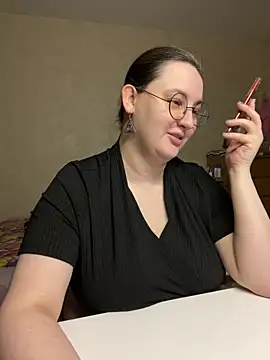 hungry1bunny online show from May 5, 4:43 pm