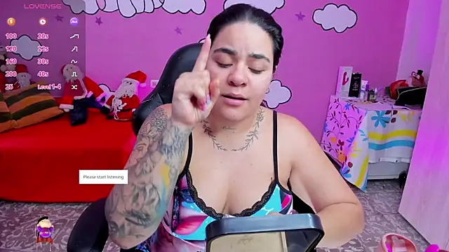 Snapshot of Sharon_hils chatting on December 18, 8:12 pm Sharon hils online show from December 18, 8:12 pm