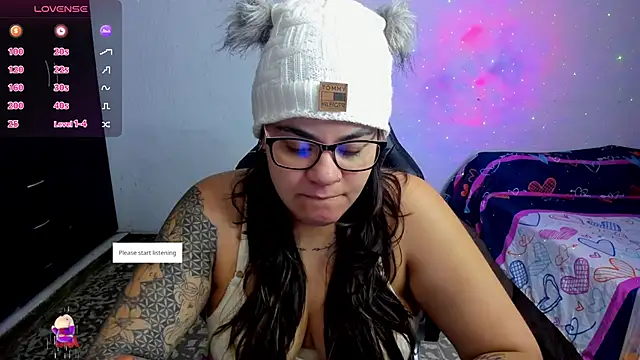 Snapshot of Sharon_hils chatting on November 6, 12:47 am Sharon hils online show from November 6, 12:47 am