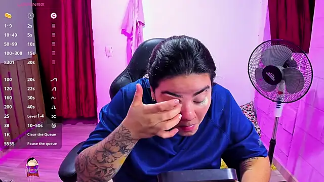 Sharon hils online show from January 6, 12:13 pm