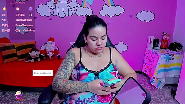 Snapshot of Sharon_hils chatting on December 4, 11:31 am Sharon hils online show from December 4, 11:31 am