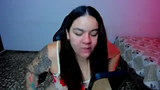 Snapshot of Sharon_hils chatting on June 26, 5:08 pm Sharon hils online show from June 26, 5:08 pm