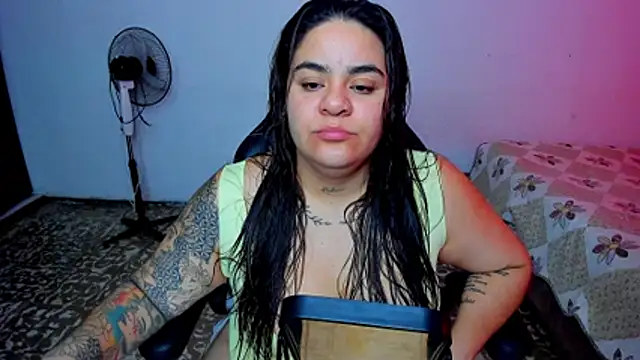 Snapshot of Sharon_hils chatting on June 29, 6:51 pm Sharon hils online show from June 29, 6:51 pm