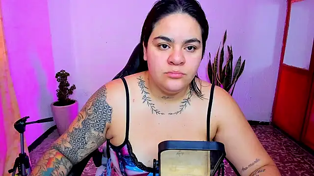 Snapshot of Sharon_hils chatting on July 13, 3:33 pm Sharon hils online show from July 13, 3:33 pm