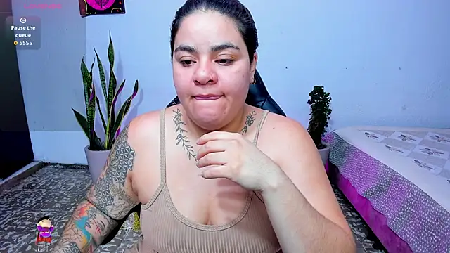 Snapshot of Sharon_hils chatting on May 7, 3:59 pm Sharon hils online show from May 7, 3:59 pm