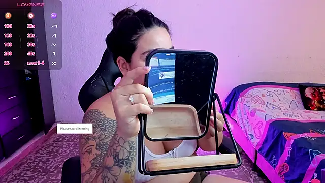 Snapshot of Sharon_hils chatting on November 8, 4:32 pm Sharon hils online show from November 8, 4:32 pm