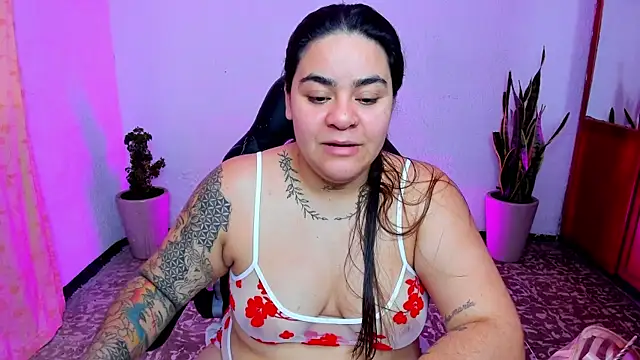 Snapshot of Sharon_hils chatting on July 10, 5:57 pm Sharon hils online show from July 10, 5:57 pm