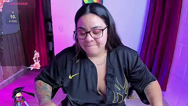 Sharon hils online show from January 24, 10:30 pm