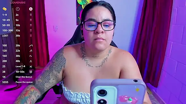 Sharon hils online show from January 28, 4:30 pm