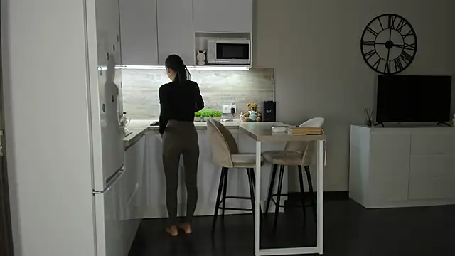 nilliluv online show from October 25, 2:50 pm