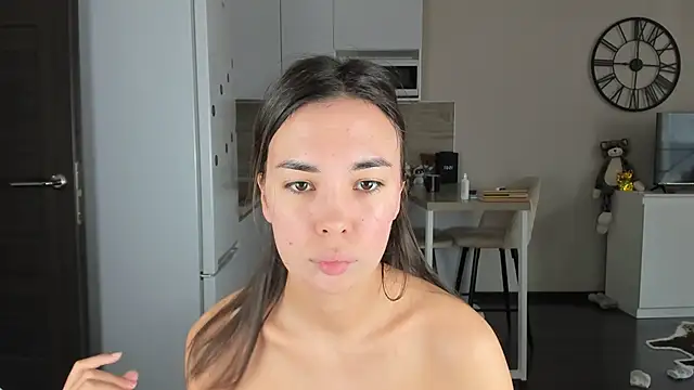 nilliluv online show from April 4, 12:01 pm