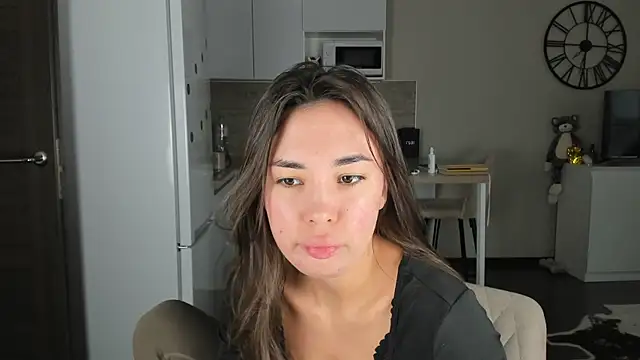 nilliluv online show from April 3, 1:28 pm