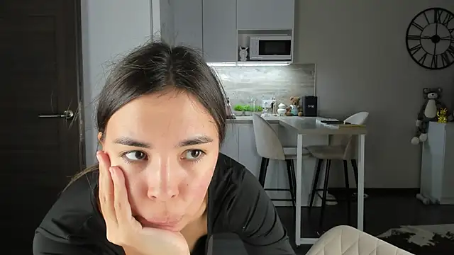 nilliluv online show from March 18, 11:48 pm