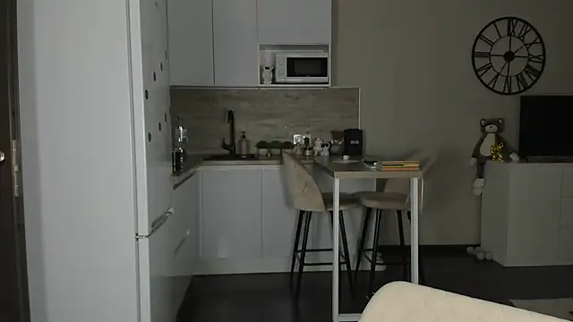 nilliluv online show from April 7, 7:26 pm