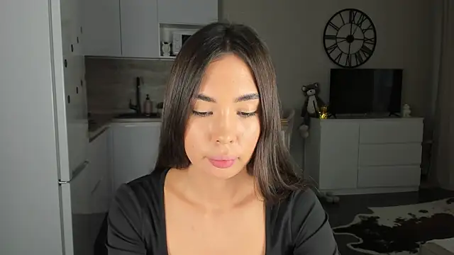 nilliluv online show from November 17, 8:18 am