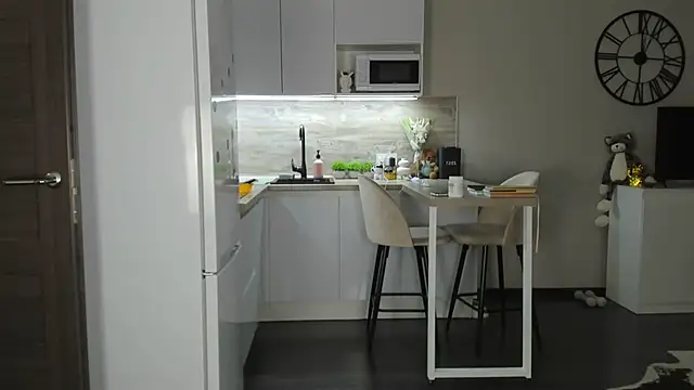 nilliluv online show from April 13, 8:57 pm