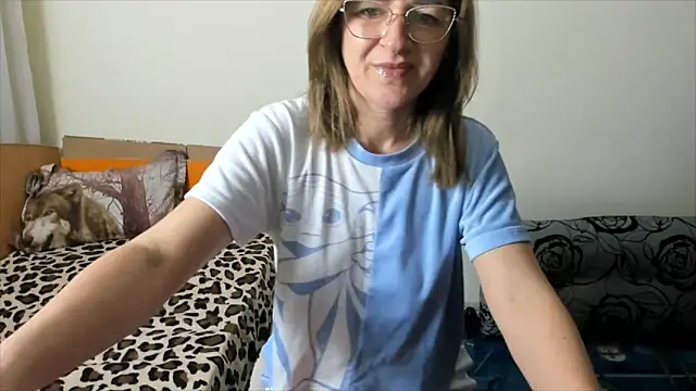 Snapshot of diamond_milf35 chatting on March 7, 12:04 am diamond milf35 online show from March 7, 12:04 am