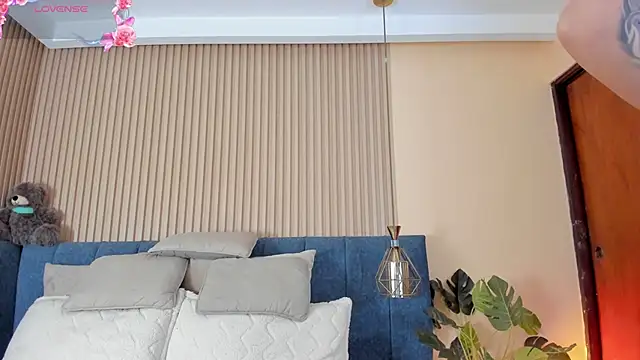 kathecute   online show from April 2, 1:46 am